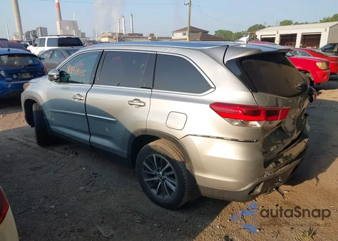 2019 Toyota Highlander Xle from USA, damaged, VIN 5TDJZRFH7KS575157